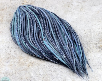 Dreadlock in lana multicolore blu Storm, regalo naturale per un amico