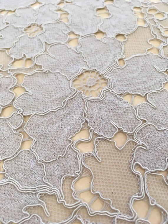 Tissu dentelle grise, brodée spitzenstoff, brodée grise, de dentelle, dentelle de Français, mariage dentelle, dentelle de mariée, voile de dentelle, dentelle de Lingerie, Alencon dentelle K00623 94259e Tissu dentelle grise, brodée spitzenstoff, brodée grise, de dentelle, dentelle de Français, mariage dentelle, dentelle de mariée, voile de dentelle, dentelle de Lingerie, Alencon dentelle K00623 94259e