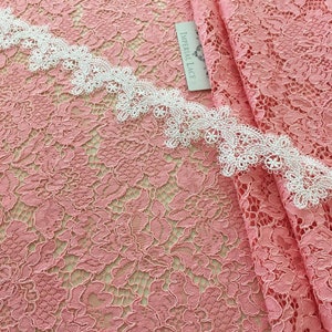 Rosa Alencon Spitzenstoff, ausgebogte Brautspitze, 150 cm breite Masse