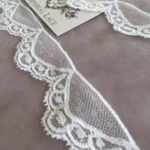 Ivory lace Trim, Chantilly Lace, French Lace trim, Bridal lace, Wedding Lace, Scalloped lace, veil Lace trim, Fabric by the yard, MB00148