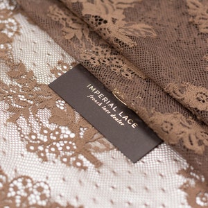 Braune Spitze, Blumenspitze, Elastische Spitze, Chantilly Spitze, Ausgebogte Spitze, Brautspitze, Dessous-Spitze, Spitze K01080