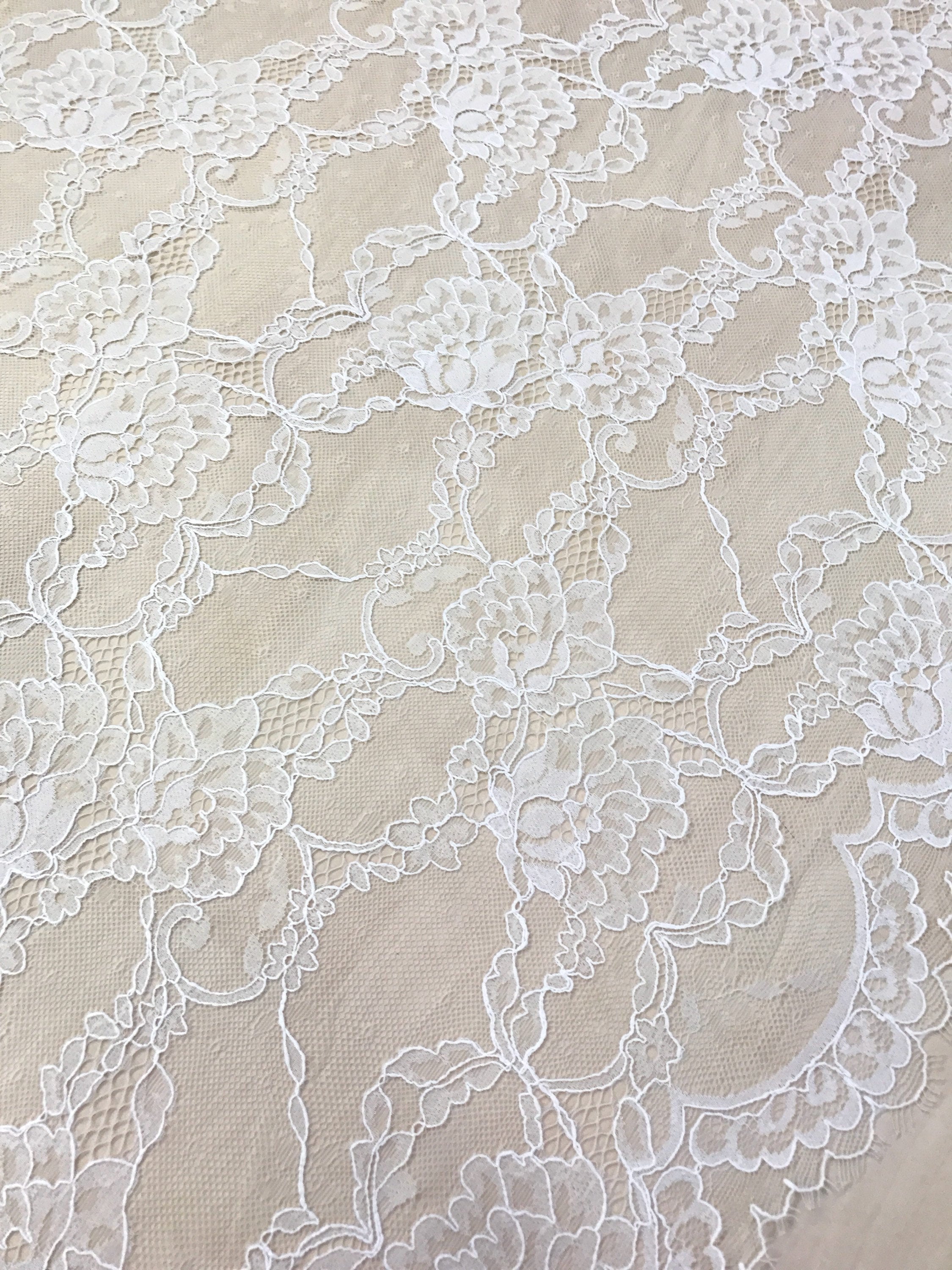 Tissu de dentelle Ivoire, dentelle d’Alençon, dentelle blanche B00206 Tissu Ivoire, de dentelle Ivoire, Tissu dentelle d’Alençon, dentelle blanche B00206 26feb9