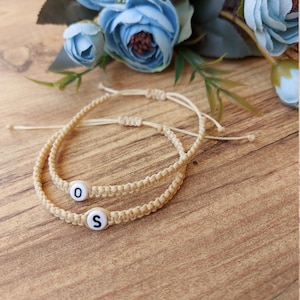 Paare Armband, Buchstaben Armband, Makramee Anfangsarmband, personalisierter Schmuck, individuelles Geschenk, Freundschaftsarmband, Brautparty Geschenk,
