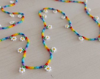 Rainbow eyeglass chain, Rainbow sunglasses necklace, daisy eyeglass chain, daisy beaded eyeglass chain, beaded sunglass chain, gift for mom