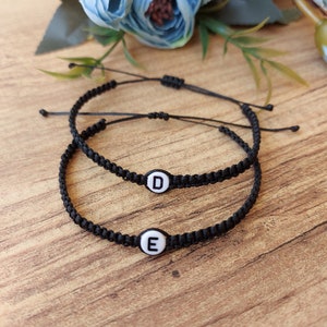 Pulsera de pareja, pulsera de macramé con inicial, regalos personalizados, joyería personalizada, pulsera para gemelos, pulsera de pareja, pulsera de la amistad