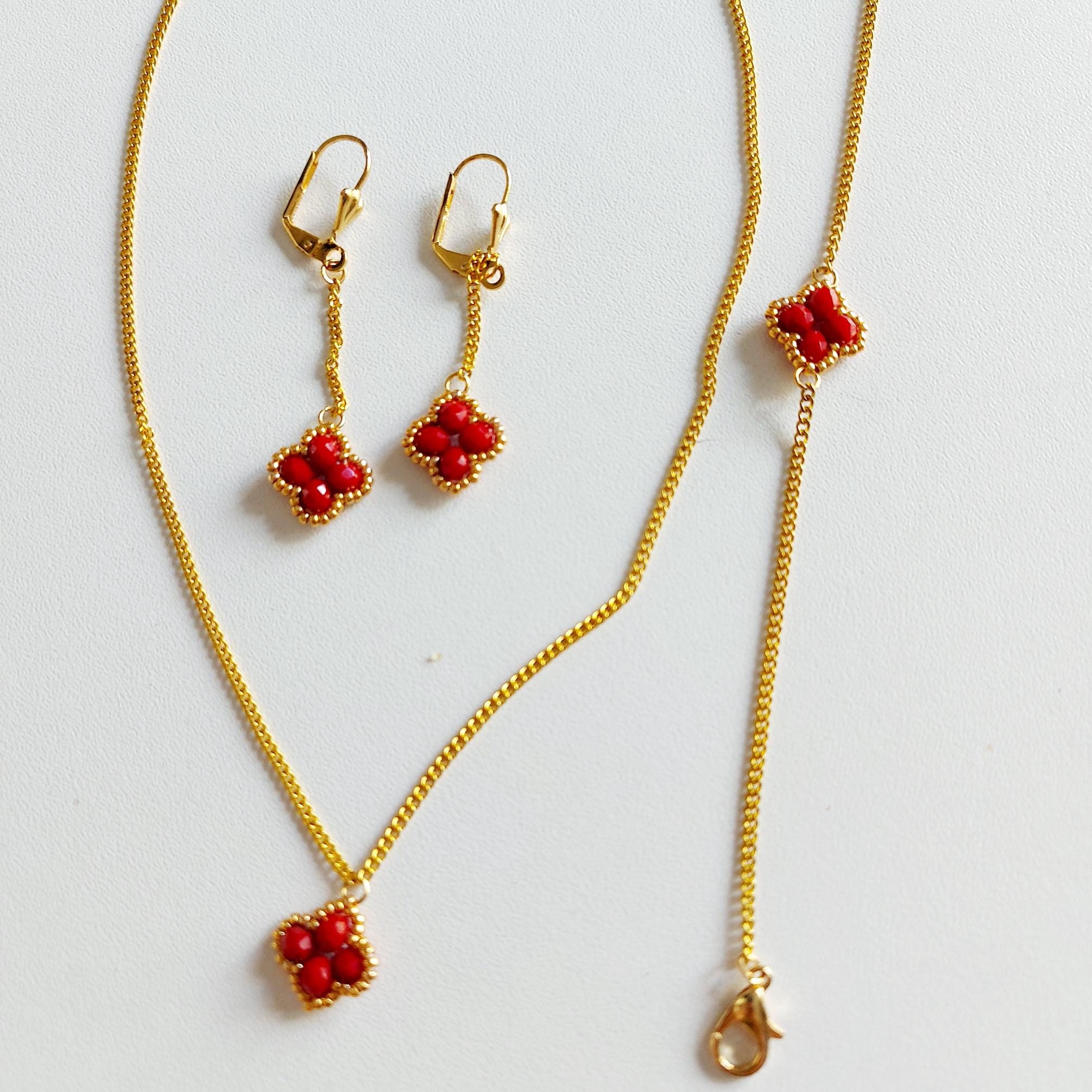 Red Crystal Four Leaf Clover Jewelry Set: Gold Plated Bracelet