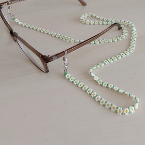 Daisy Flower Glasses Chain, Sunglasses Lanyard, Daisy Necklace, Beaded Eyeglass Chain, Gifts For Her, Airpods Chain For Girls,