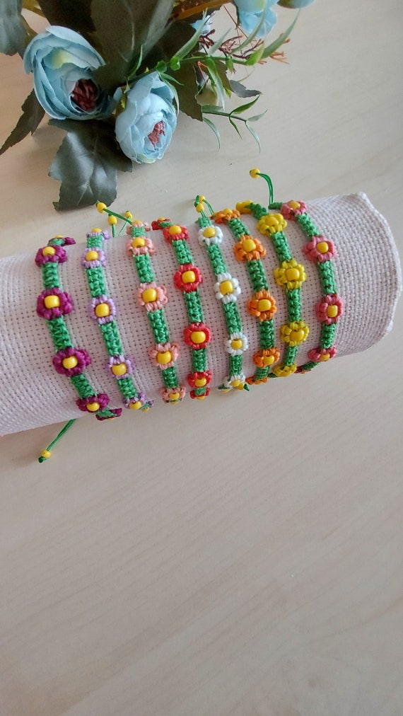 Macrame 2024 daisy bracelet