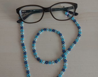 Handmade Patina Blue Daisy Beaded Glasses Chain: Women display picture 1