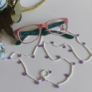Grape Eyeglass Chain, Foodie Gift For Her, Beaded Glasses Chain, Fruit Eyeglass Necklace, Eyeglass Holder, Eyeglass Lanyard, Reading Glasses