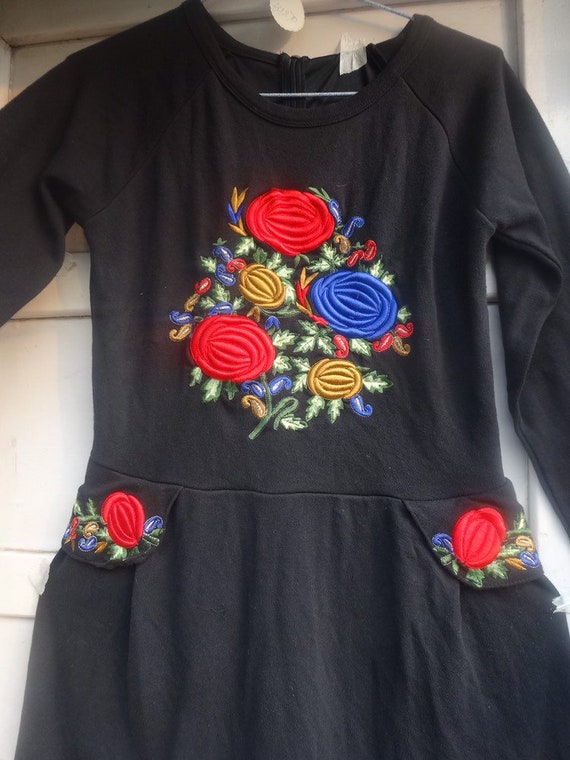 SALE! Vintage  80s/90s black dress, red blue rust… - image 3