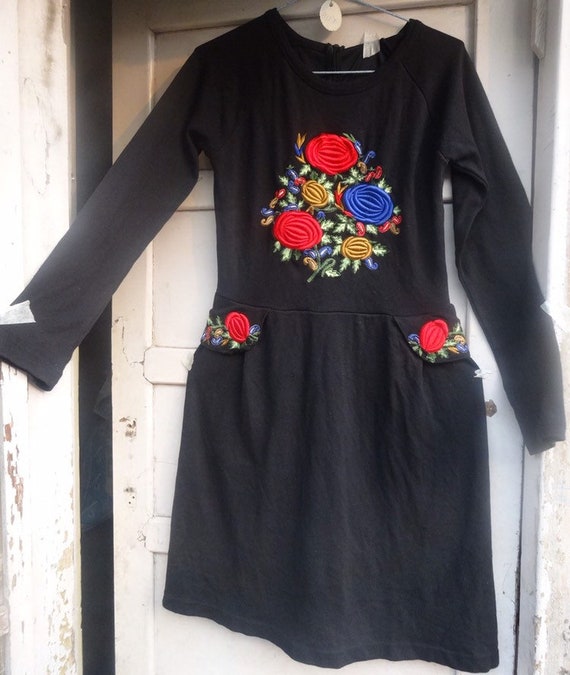 SALE! Vintage  80s/90s black dress, red blue rust… - image 1