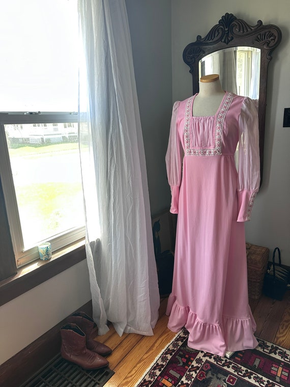 Cute 1970s pink floral prairie dress approx UK size 10 small 12