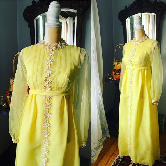 Vintage Yellow Daisy Trimmed Dress, 60s Yellow Chi