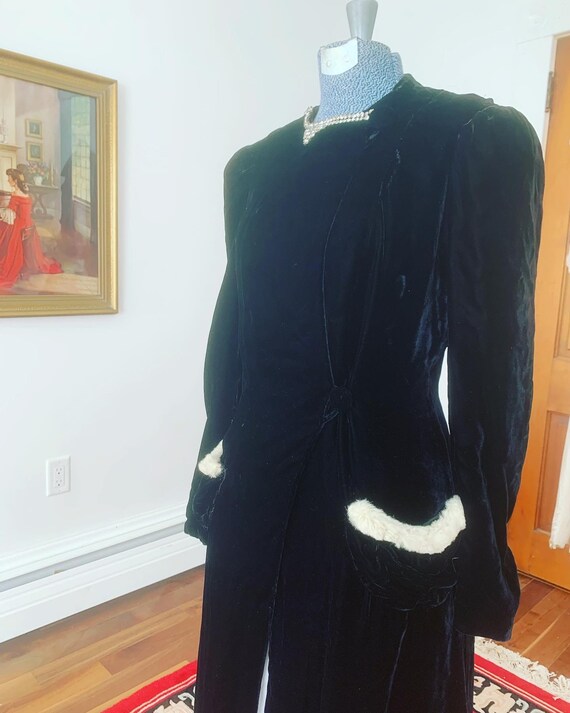 1930s Black Silk Velvet Coat, 30s Velvet Opera Co… - image 3