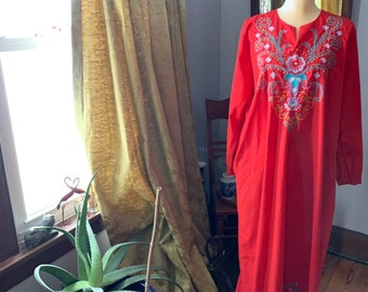 70s Boho Dress, Hippie Dress, Size Medium Hippie Dress, Enbroidered Dress, Vintage Red Dress, Vintage Bohemian Dress, Kaftan, Vintage Kaftan