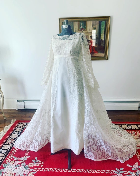 1960s Lace Cape Train Wedding Dress, Vintage Wedd… - image 2