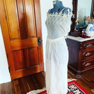 Antique Edwardian Nightgown, Vintage 1900s Cotton Lace Nightgown, Garden Lawn Dress, Edwardian Under Slip, Vintage White Nightgown, Bridal