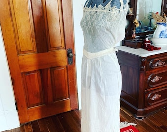 Antique Edwardian Nightgown, Vintage 1900s Cotton Lace Nightgown, Garden Lawn Dress, Edwardian Under Slip, Vintage White Nightgown, Bridal
