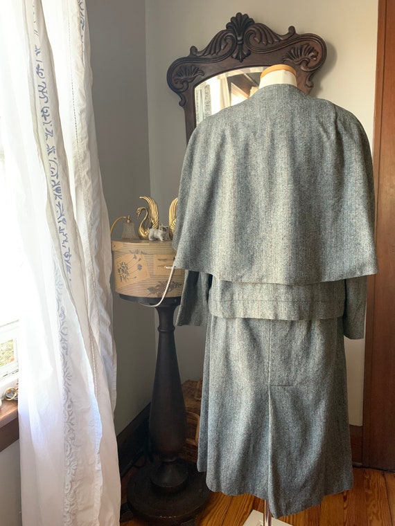 40s Vintage Grey Suit, 40s Wool Cape Suit, 40s Dr… - image 5