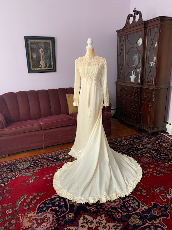chinese dress ladies Ladivine CD931W Lace Wedding Dress