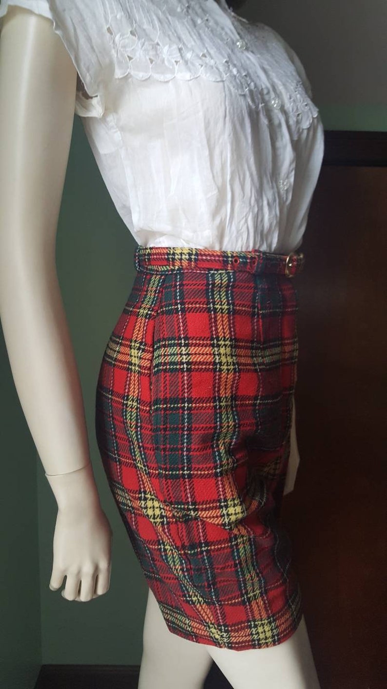 50s Wool Shorts, 50s Plaid Shorts, Size Small, Small 40s Shorts, Vintage High Waist Shorts, 40s Shorts, Vintage Winter Shorts, Plaid Short image 5