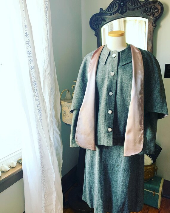 40s Vintage Grey Suit, 40s Wool Cape Suit, 40s Dr… - image 8