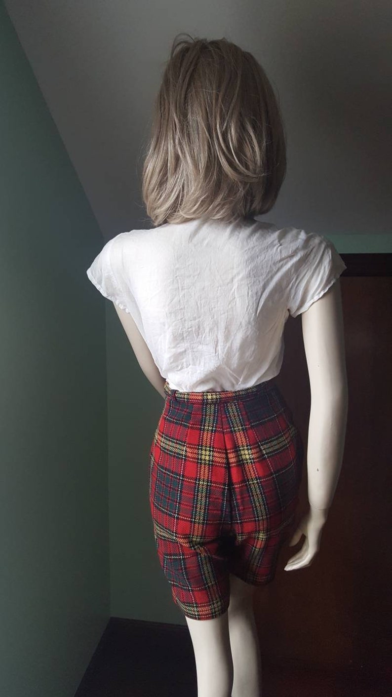 50s Wool Shorts, 50s Plaid Shorts, Size Small, Small 40s Shorts, Vintage High Waist Shorts, 40s Shorts, Vintage Winter Shorts, Plaid Short image 4