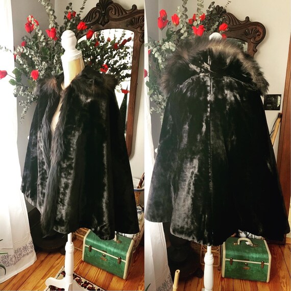 Victorian Black Velvet Cape, Antique 1800s Cape, V