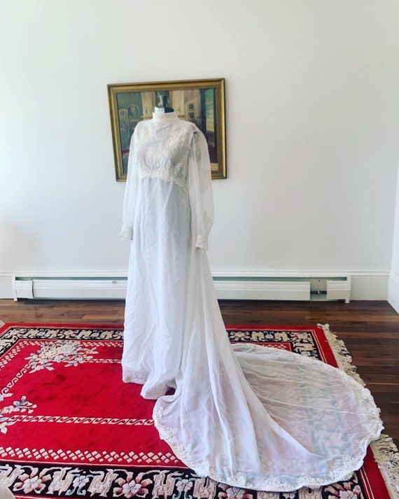1970s Wedding Dress, High Neck Wedding Dress, Pra… - image 10