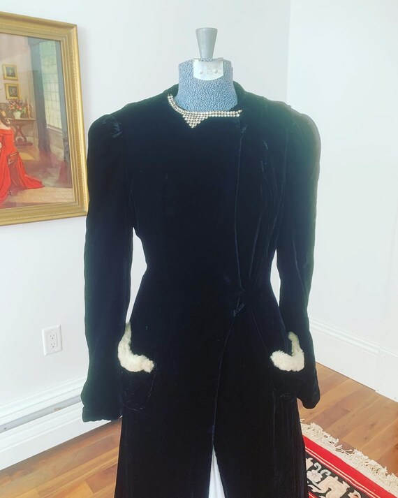 1930s Black Silk Velvet Coat, 30s Velvet Opera Co… - image 9