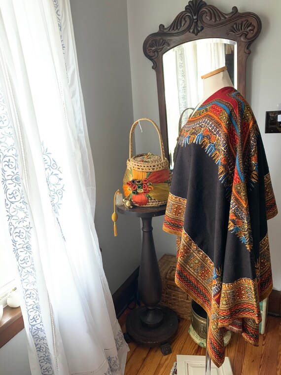 70s Boho Poncho, Colorful Pattern Finely Woven Po… - image 3