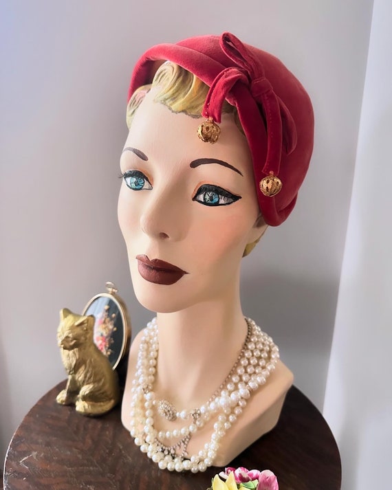 Vintage Salmon Coral Velvet Fascinator, 1930s Velour Hat  display picture 1