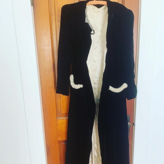 1930s Black Silk Velvet Coat, 30s Velvet Opera Co… - image 2