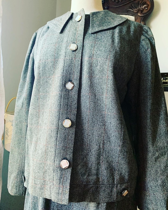 40s Vintage Grey Suit, 40s Wool Cape Suit, 40s Dr… - image 3