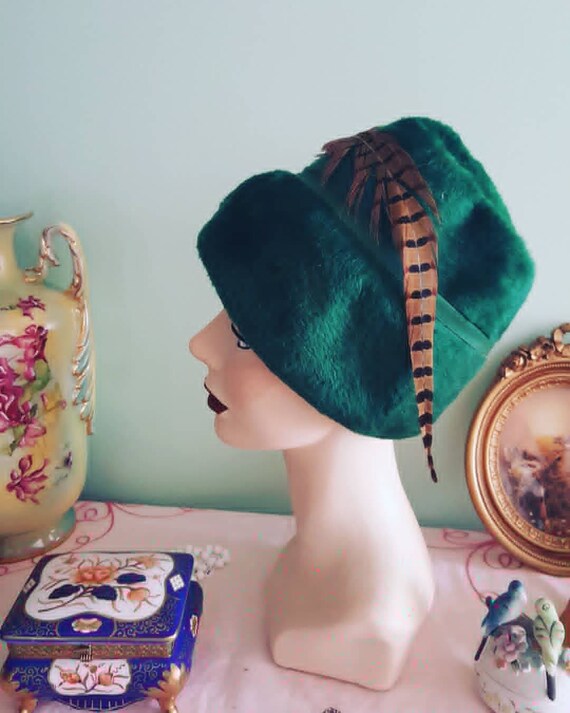1940s Green Fur Made In Italy Hat With Feather, 40