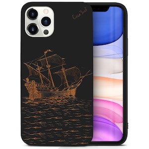 Custodia in legno per iPhone, nave pirata per iPhone 16 15 14 13 12 11 Pro Max Plus Custodia in legno nero, barca a vela incisa Custodia in legno di ciliegio per iPhone X XR SE