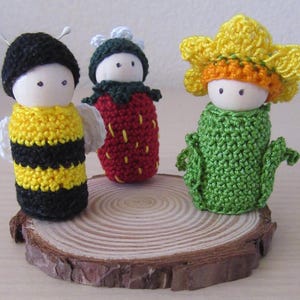 Crochet  spring peg dolls - crochet bees, daffodil, strawberry, small dolls, mini crochet, small  ornaments, PDF pattern - US terms - spring