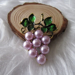 Brooch purple grapes, wine lover, sparkle gift for her, brooch with faux pearls, summertime brooch, wineyard, Greece lovers, letterbox gift