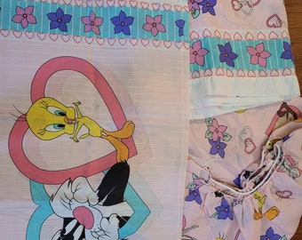 Rare find! 1996 vintage Tweety Bird twin sheeta set fitted flat and double sided pillowcase