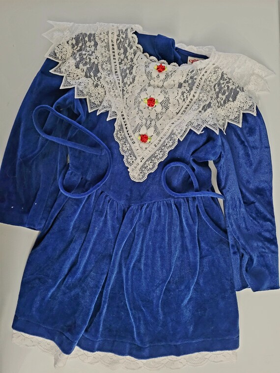 Blue velvet vintage little girls dress lace colla… - image 3