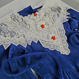 Blue velvet vintage little girls dress lace collar roses size 5