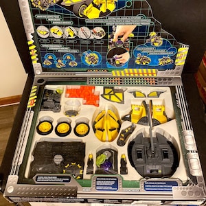 Vintage Mega Bloks Battle Bloks RC Remote Controll Buzzsaw 100 Pieces NIB