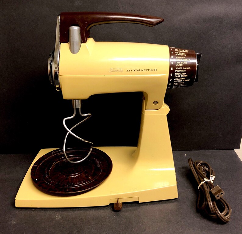 Vintage S Sunbeam Mixmaster Model With Bowls Beaters And My XXX Hot Girl