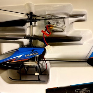 Collectible XIEDA Super Uncommon #9998 Blue Thunder HELICOPTER RC W/ Box!