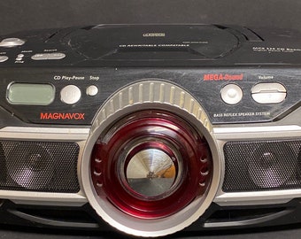 MAGNAVOX MCS220 CD Boombox Mega Bass Am / Fm Fonctionne excellent et excellent son