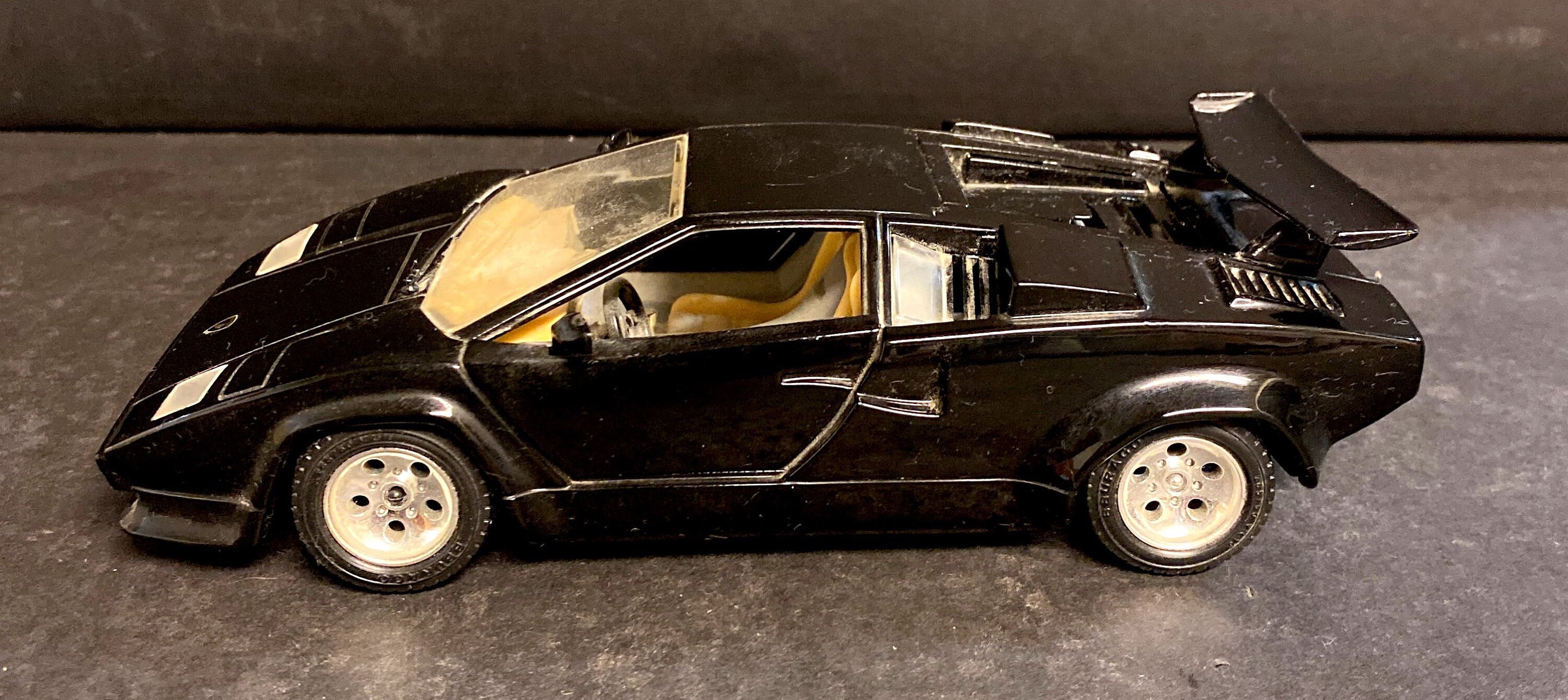 Bburago lamborghini countach