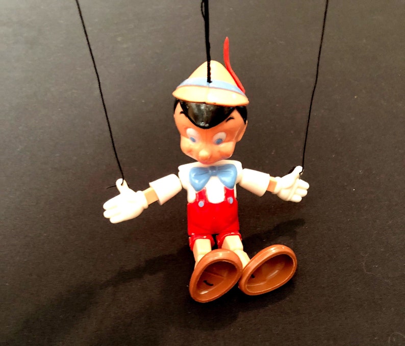 Very Nice! VINTAGE Walt Disney 5 Plastic String Puppet PINOCCHIO Hong Kong