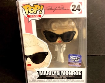 Collectible MARILYN MONROE *Funko Hollywood Grand Opening Exclusive* + Protector
