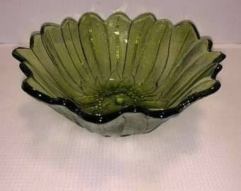 Vintage Indiana Avocado Green Glass Salad Bowl 7”